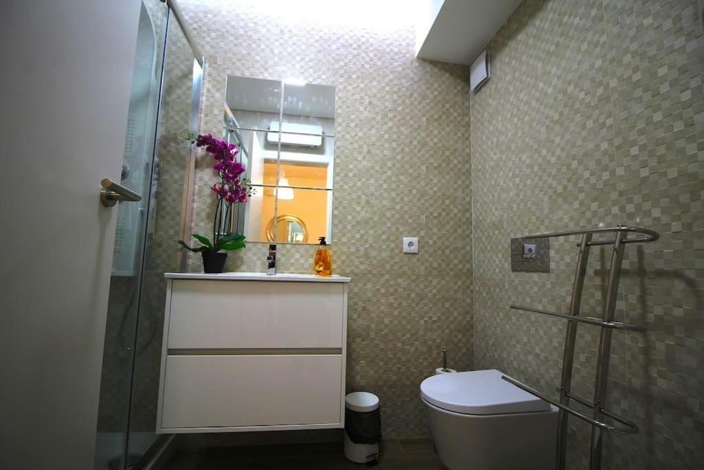 Heart Of The 5 ! Apartament